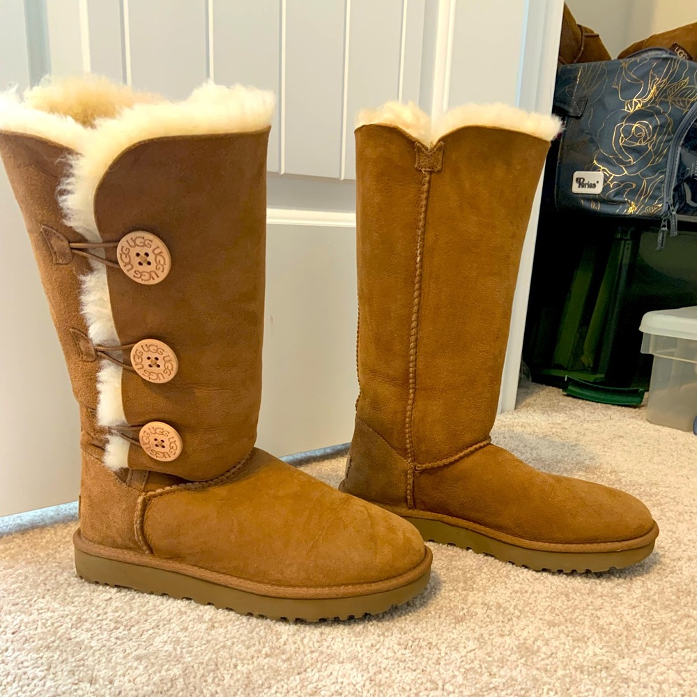 UGG Bailey Button Triple